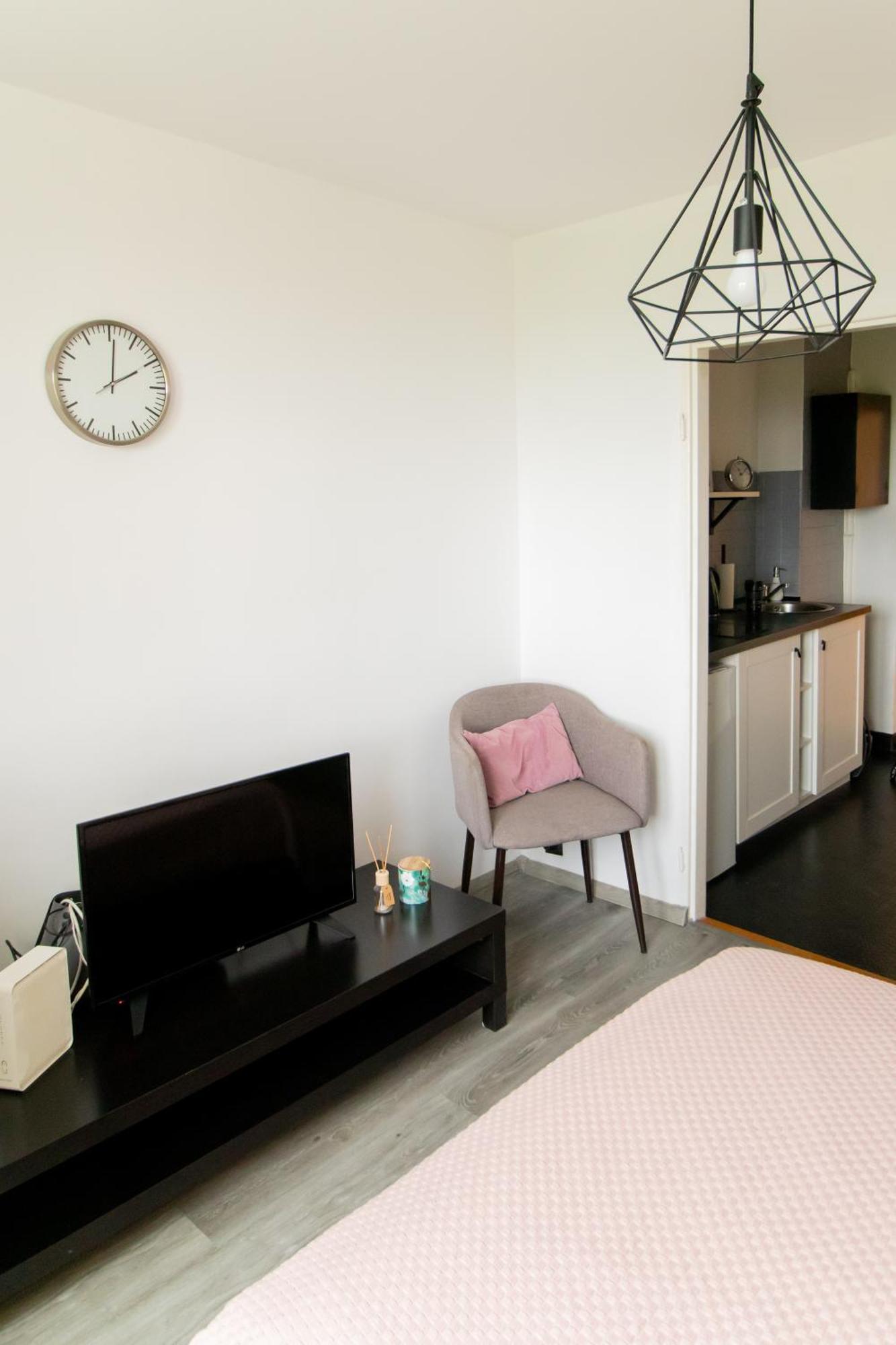 Piotrapartments - Daleka Cozy Train&Airport Apartment 华沙 外观 照片