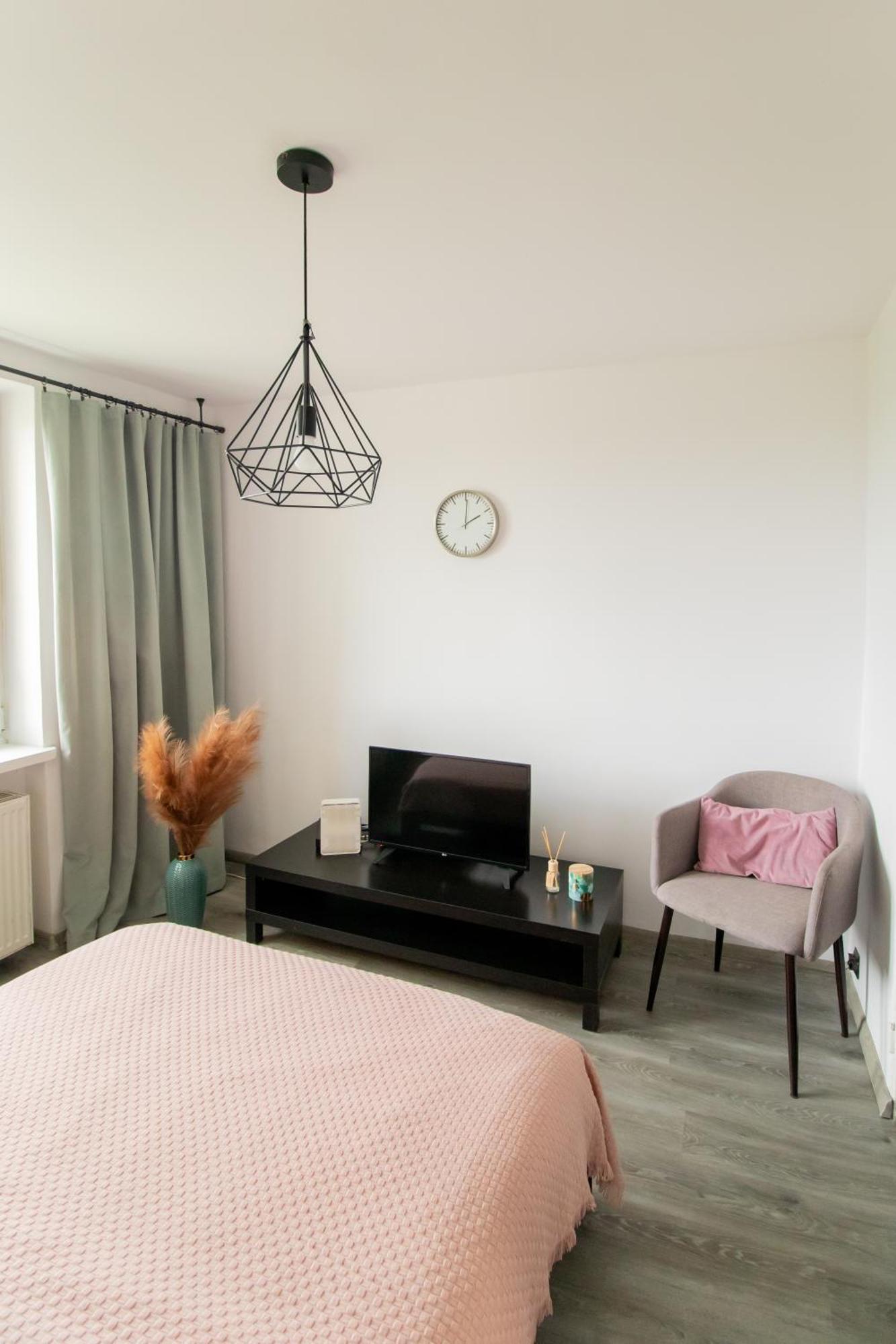 Piotrapartments - Daleka Cozy Train&Airport Apartment 华沙 外观 照片