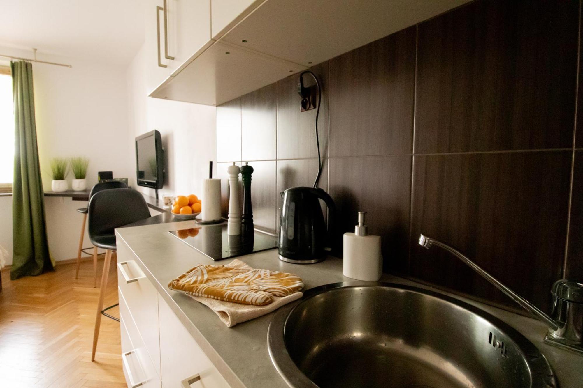Piotrapartments - Daleka Cozy Train&Airport Apartment 华沙 外观 照片