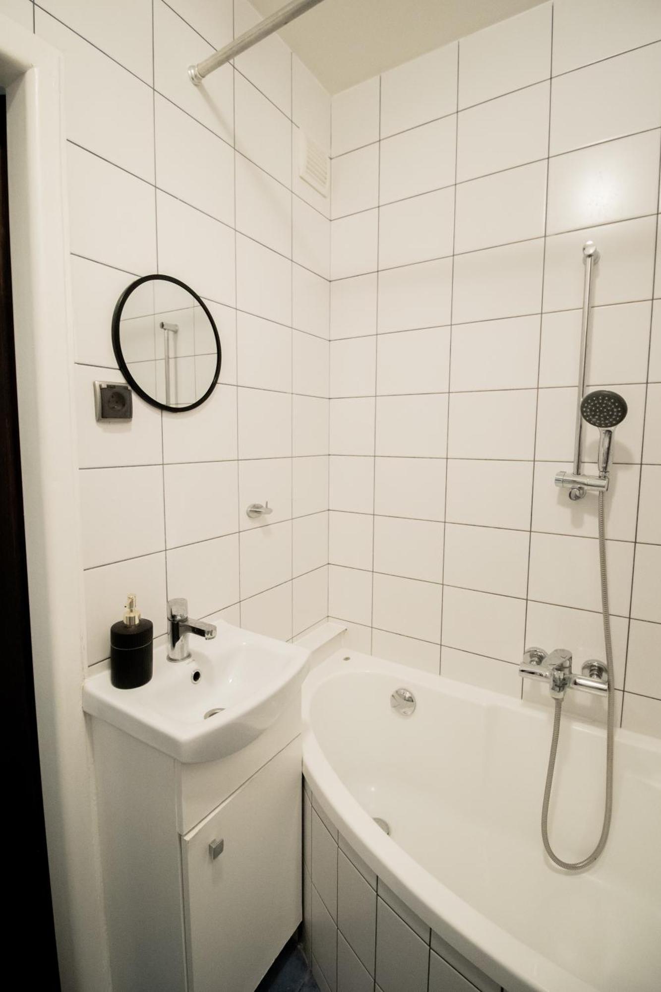 Piotrapartments - Daleka Cozy Train&Airport Apartment 华沙 外观 照片